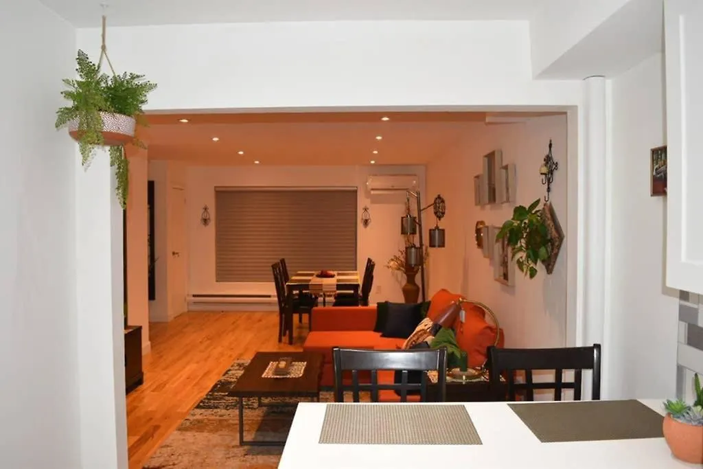 2690 Danforth Avenue Apartment B Toronto
