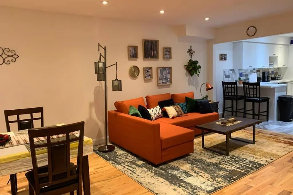 2690 Danforth Avenue Apartment B Toronto 0*,